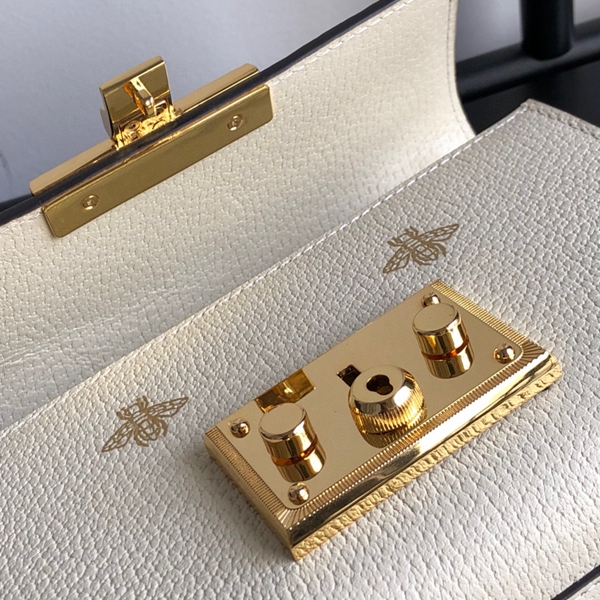 グッチバッグ角部分ディテール